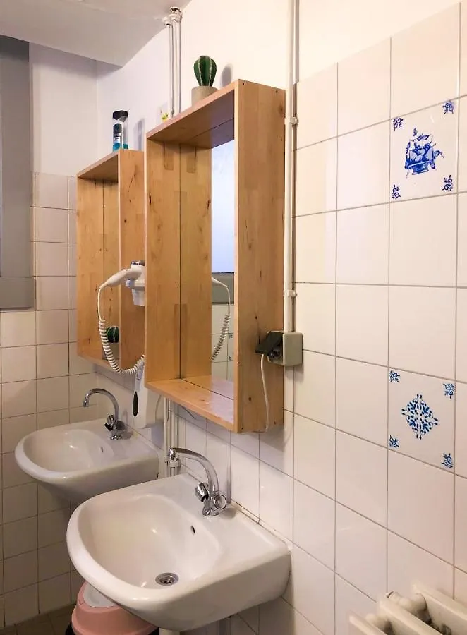 Hostel Room Роттердам 0*,  Нидерланды